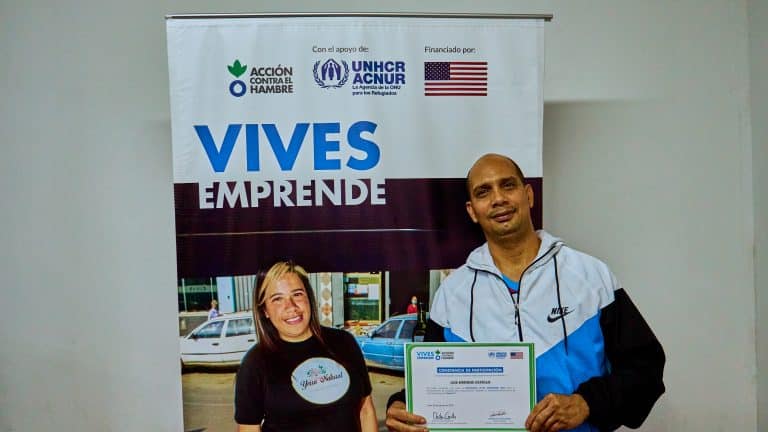 Venezolano emprendedor, participante del programa Vives Emprende de Accion contra el Hambre con el apoyo de ACNUR
