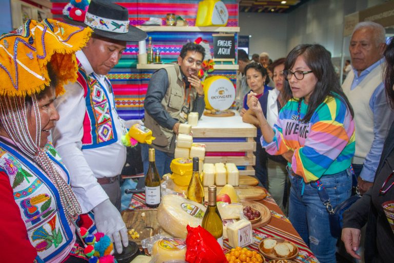quesos de ausangate en el salon de queso peruano